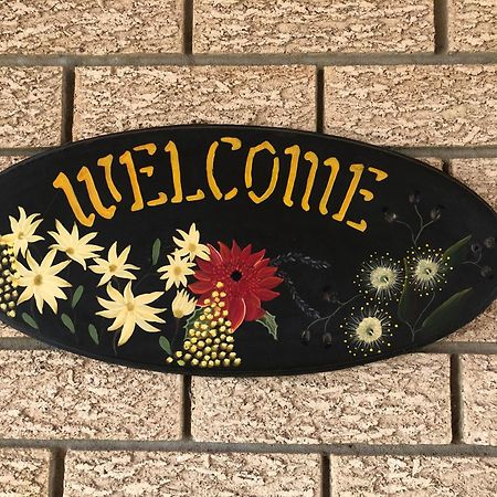Lake Front Motel Entrance ภายนอก รูปภาพ